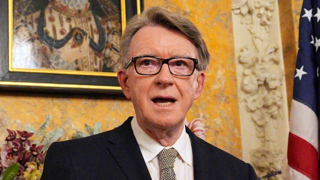 Marea Britanie l-a demis pe ambasadorul său în SUA, baronul Mandelson, după apariția unor noi dovezi despre legăturile cu Jeffrey Epstein