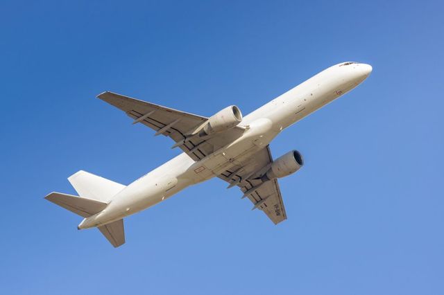 Roata unui avion Boeing a căzut chiar înainte de decolare, pe un aeroport din Statele Unite