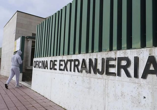 El Gobierno elige a la Seguridad Social para regularizar a los migrantes a 25 euros la hora