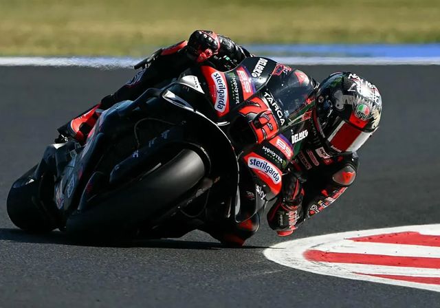 Marco Bezzecchi rompe una frontera en Misano con una pole de récord