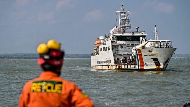 Indonesia, persi i contatti con traghetto con 243 persone a bordo
