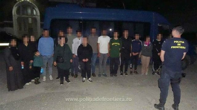 19 sirieni au încercat să intre ilegal în România traversând fluviul Dunărea cu o ambarcațiune