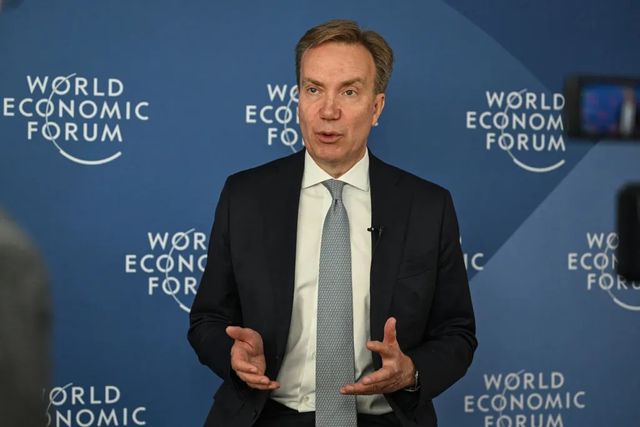 Președintele Forumului Economic de la Davos demisionează după ancheta privind legăturile cu Epstein