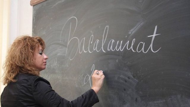 Absolvenții de liceu susțin examenul de bacalaureat la limba străină