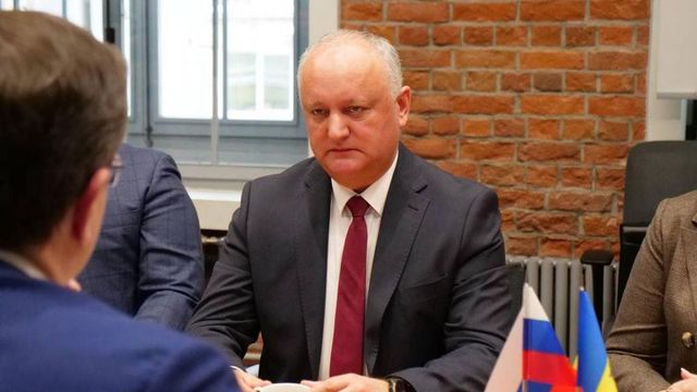 Fratele fostului presedinte prorus Igor Dodon a fost retinut pe aeroportul din Chisinau