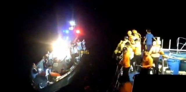 Un feribot cu peste 350 de oameni la bord s-a scufundat în Filipine