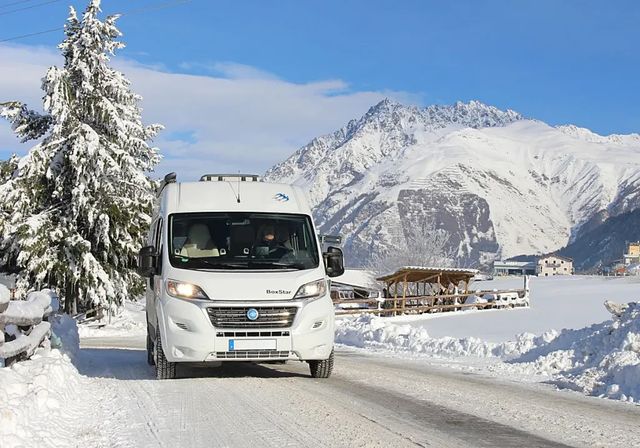 Consejos prácticos para ir a esquiar en autocaravana