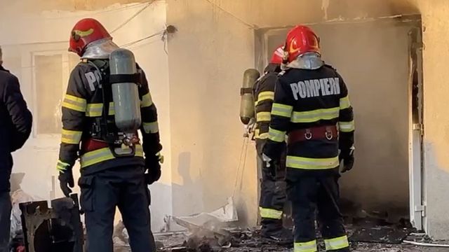 Incendiu produs în urma unei explozii a unei butelii într-o cameră de cămin