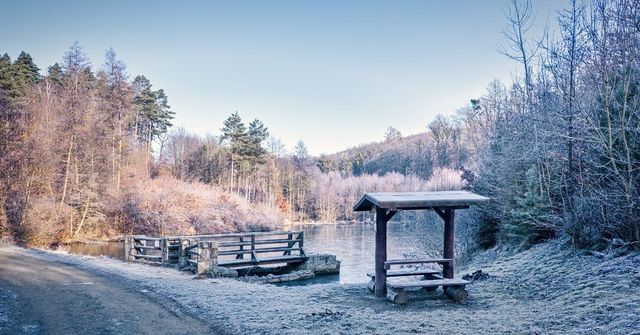 V části Česka může ve čtvrtek napadnout až 10 cm mokrého sněhu