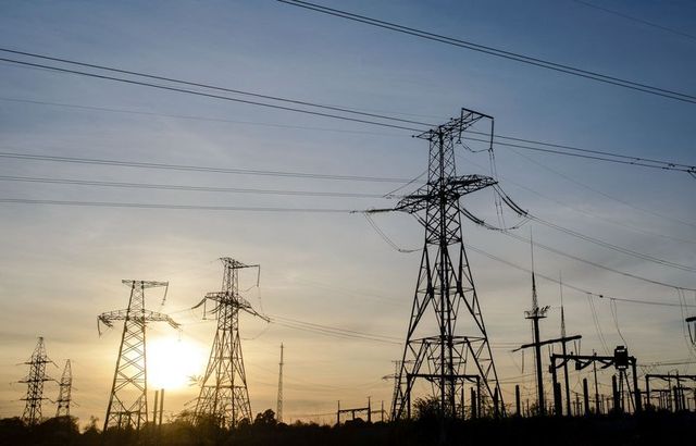 Consumul de energie electrică înregistrează o scădere progresivă pe parcursul ultimelor zile