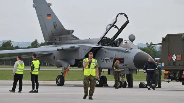 Na letišti v Mošnově začaly Dny NATO, v koloně mohou lidé čekat i dvě hodiny