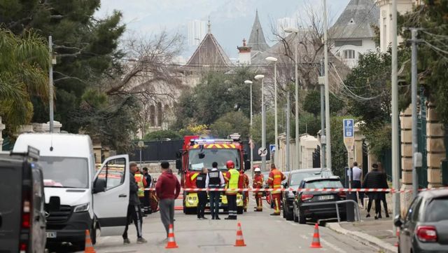 Lanzan tres objetos explosivos al jardín del consulado de Rusia en Marsella