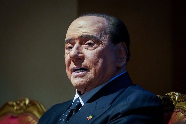 Fostul premier Berlusconi a părăsit secția de terapie intensivă