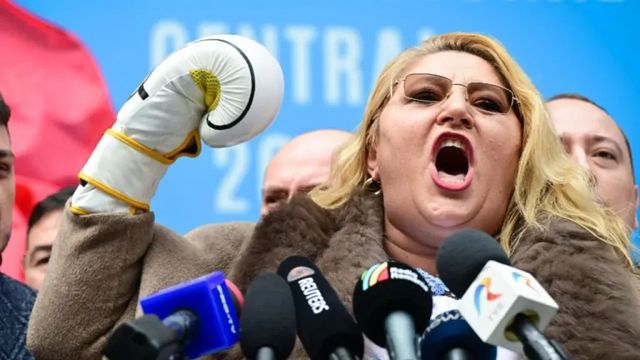 Diana Șoșoacă a fost audiată: Procurorii cer expertiză psihiatrică în dosarul în care este acuzată de 11 infracțiuni
