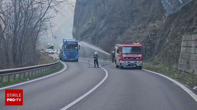 Trafic blocat pe Valea Oltului, după scăpări de gaze dintr-o cisternă. Autoritățile au transmis și un mesaj Ro-Alert