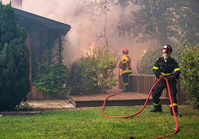 Francia pide apoyo aéreo a la UE por los tres grandes incendios que azotan al país