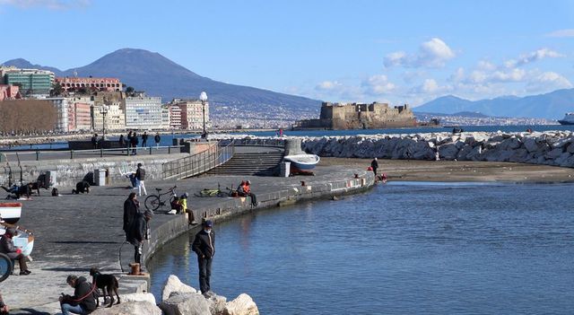 Le previsioni meteo a Napoli e in Campania di giovedì 23 gennaio: si alzano le temperature