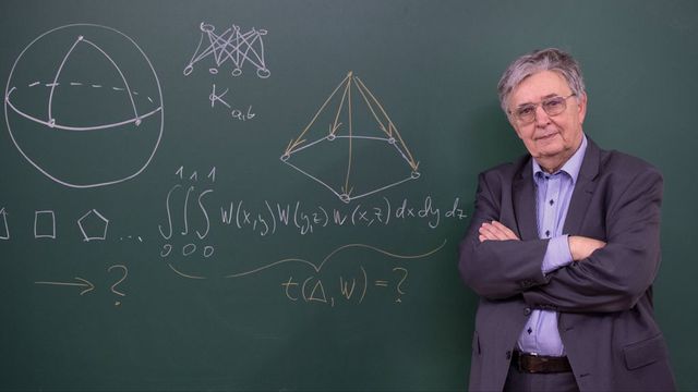 Lovász Lászlót a világ egyik legjobb egyetemének tiszteletbeli doktorává avatták