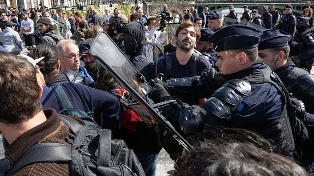 Обща стачка срещу проектобюджета във Франция