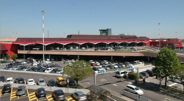 L'aeroporto di Bologna chiuso per sicurezza, voli dirottati