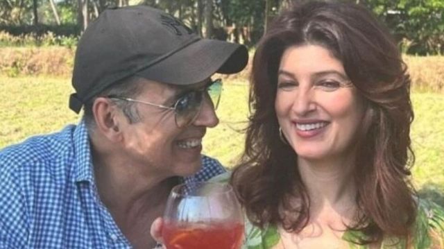 Is Akshay Kumar scared of his wife Twinkle Khanna checking his phone? The Khel Khel Mein star answers