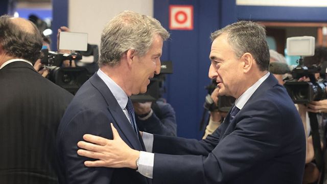 El PNV tiende puentes con Feijóo que mantuvo una “larga conversación” con Aitor Esteban