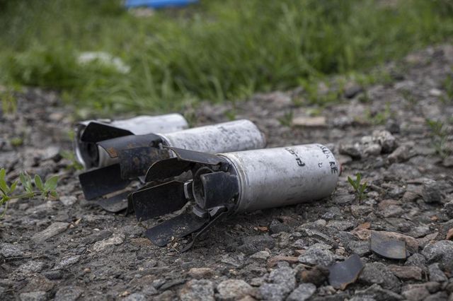 Nyt, 'Usa annunceranno l'invio di bombe a grappolo a Kiev'