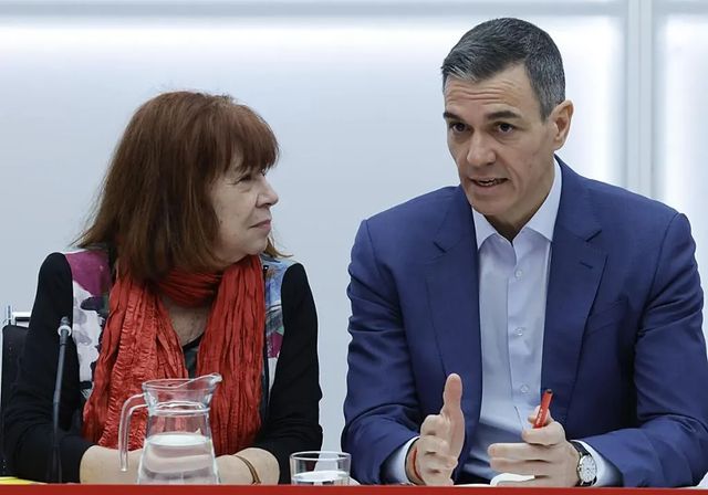 El PSOE mantiene la ventaja con el PP y ganaría las elecciones con el 31,7% de los votos, según el CIS