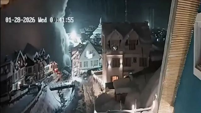 On Camera, Massive Avalanche Hits Resort In Jammu And Kashmir’s Sonamarg Amid Snowfall