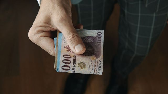 Feljelentést tett a Transparency International 281 milliárd forintnyi befektetés ügyében