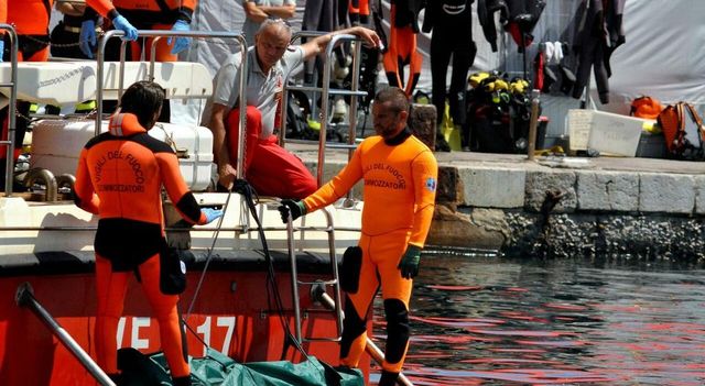 “Cercavano bolle d’aria per sopravvivere”. Gli ultimi istanti delle vittime di Palermo