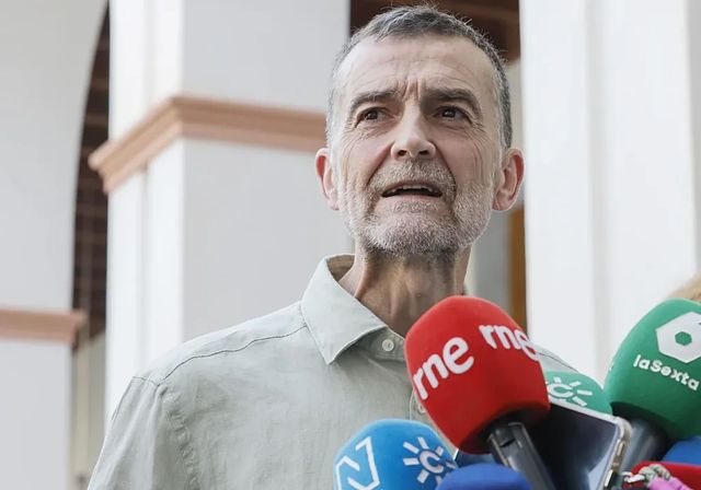Izquierda Unida ve «insostenible» la defensa del PSOE a Zapatero y llama a refundar el espacio de Sumar