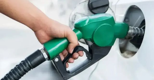 Rusko od dubna zakázalo vývoz benzinu