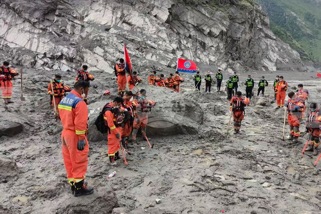 Над 1130 са вече жертвите на бедствието на границата между Непал и Китай