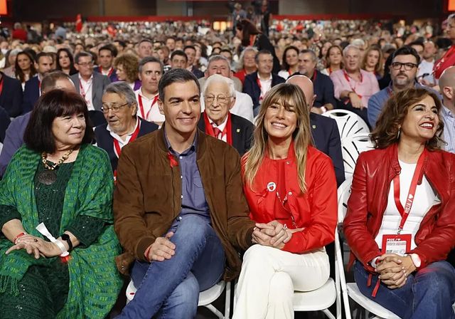 El Gobierno se abraza al 'lawfare' contra Begoña Gómez como estrategia de movilización de la izquierda