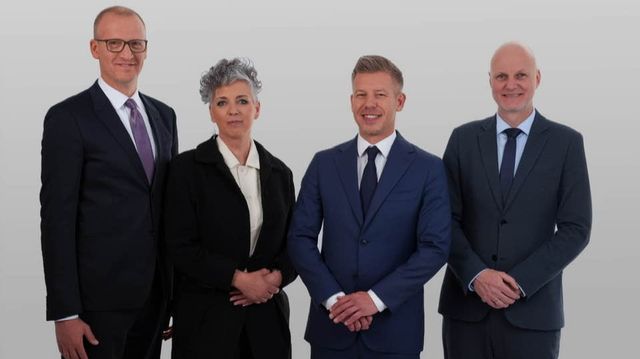 Tarr Zoltánt és Tanács Zoltánt is miniszternek kérte fel Magyar Péter