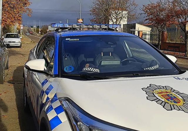 Detenido tras golpear con el móvil en la cabeza a su pareja en un ataque de celos