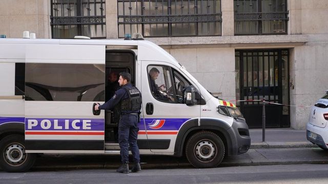 La policía evita un atentado delante de la sede del Bank of America en París