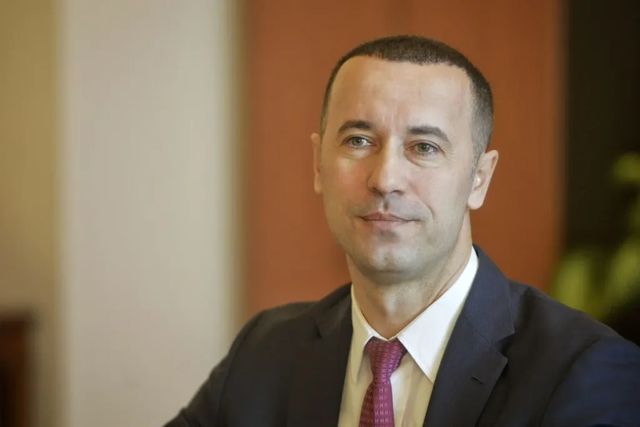 PSD nu a reușit să blocheze candidatura lui Iulian Dumitrescu. Instanța a respins contestația