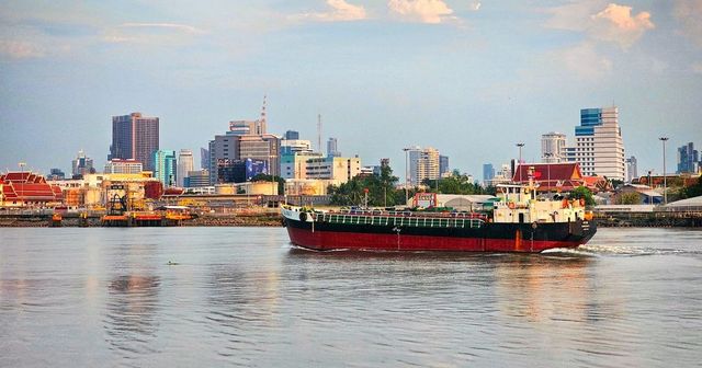 Două nave provenind din Iran au traversat strâmtoarea Ormuz în ciuda blocadei americane