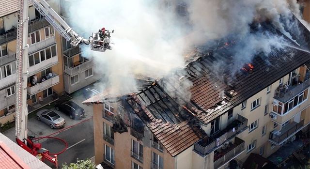Incendiu la mai multe apartamente ale unui bloc din Florești