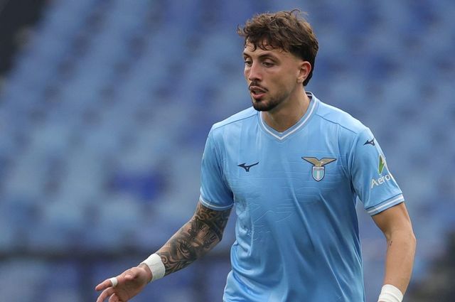 Il difensore della Lazio Luca Pellegrini ferito alla gamba in un incidente sulla Cassia