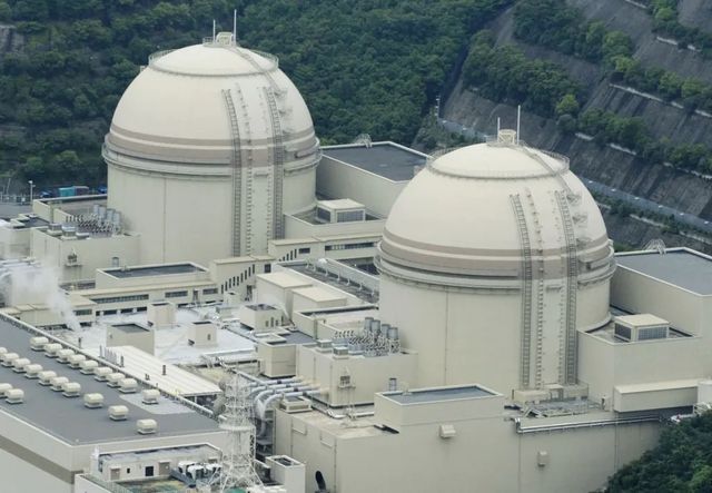 Mai mulți muncitori ai centralei nucleare de la Fukushima, trimiși la spital după ce au fost stropiți cu apă contaminată