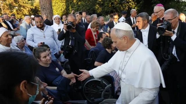 El Gobierno pide instaurar el teletrabajo durante la visita al Papa