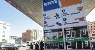 Il governo proroga il taglio delle accise, in arrivo decreto