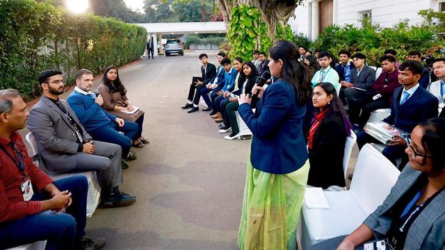 Student Asks About Key Difference Between Congress And BJP, Rahul Gandhi Explains