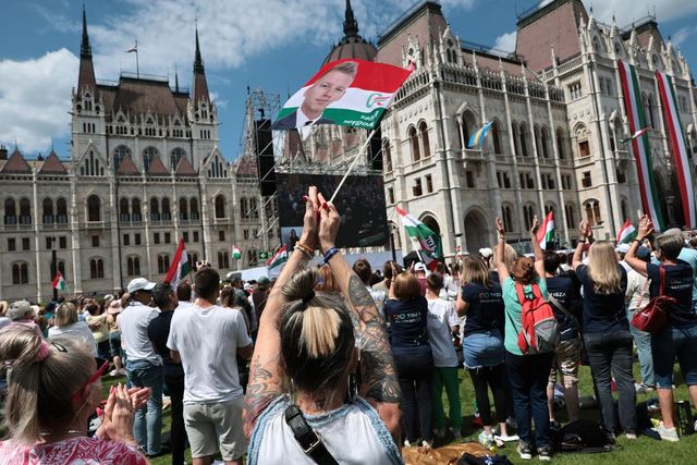 Magyar Péter a Karmelitában leltároz – videó