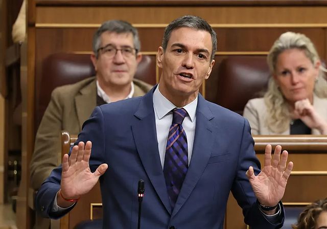 Feijóo anticipa a Sánchez su voto en contra del plan anticrisis si apuesta por un «decreto ómnibus»