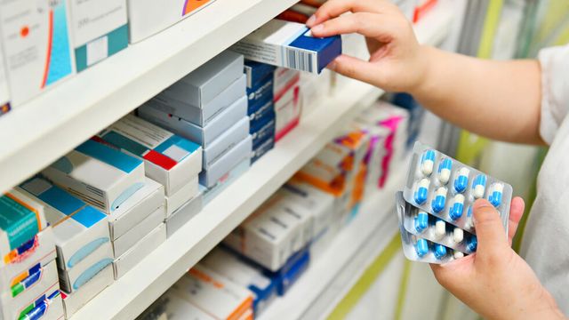 Фармацевти сигнализираха за проблеми с лекарствата по Здравна каса - Труд