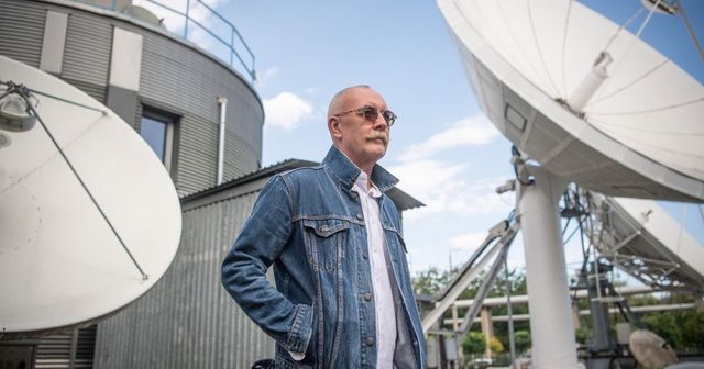 Pert indít a közmédia ellen a felmentett csatornaigazgató, Schiffer András lesz a jogi képviselője